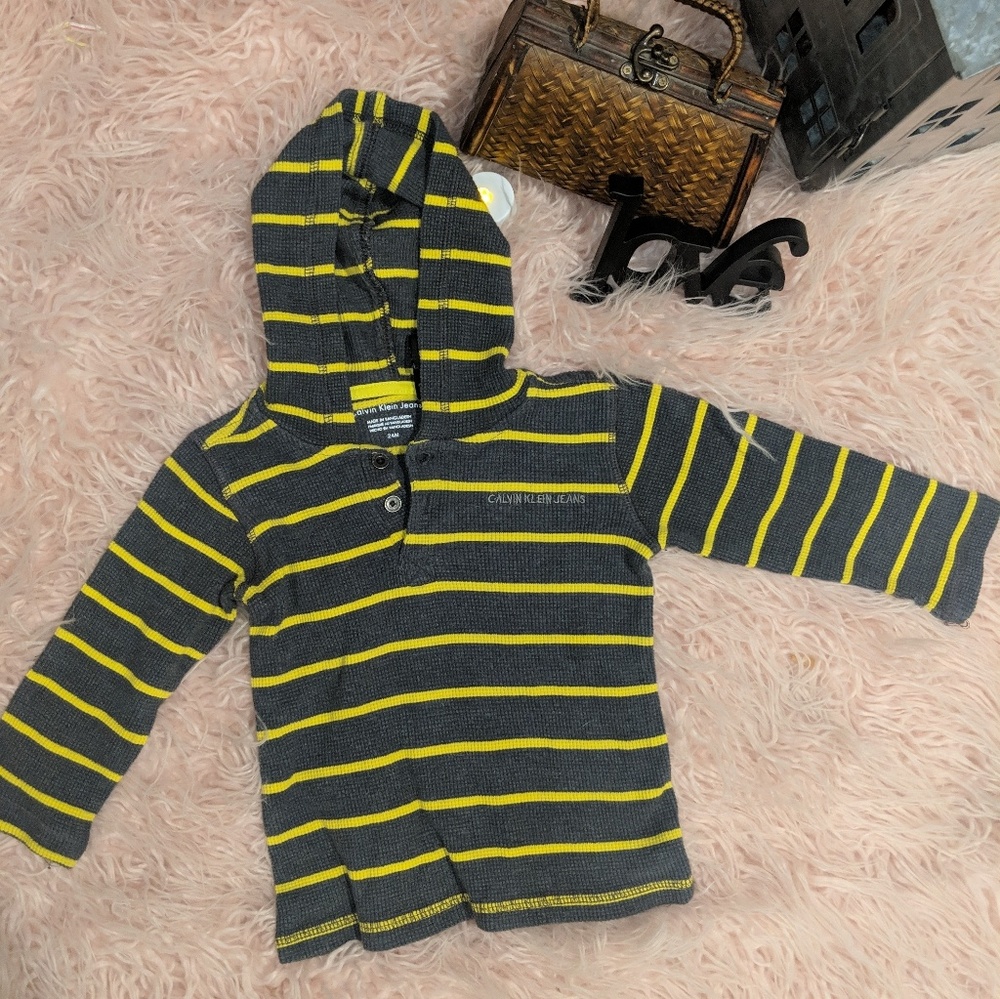 24 M Calvin Klien Boys Yellow/Gray Long Sleeve
